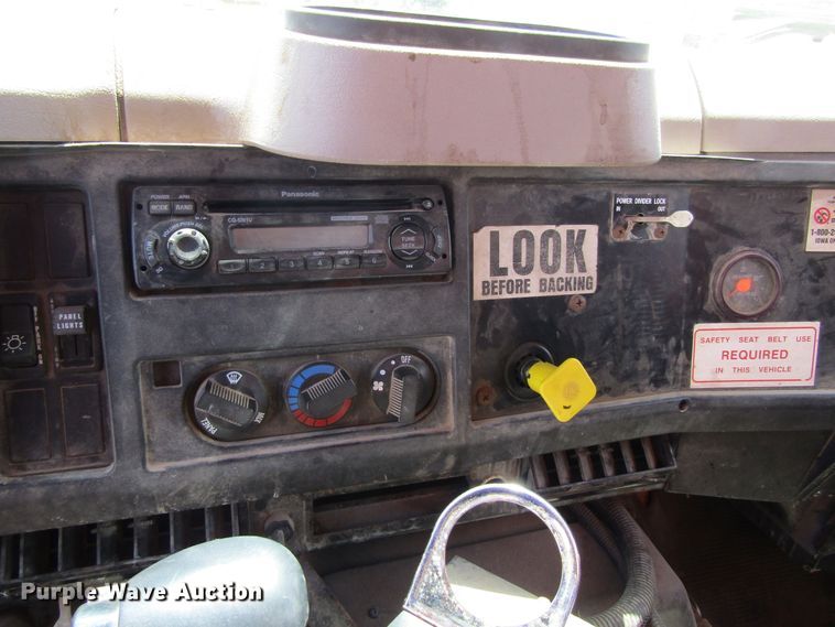 image for item FD9494 1998 International 4900  dump truck