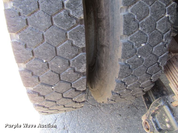 image for item FD9494 1998 International 4900  dump truck