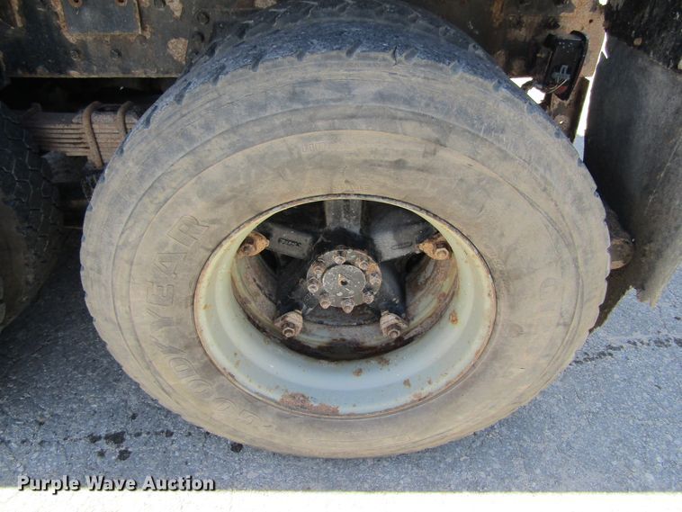 image for item FD9494 1998 International 4900  dump truck