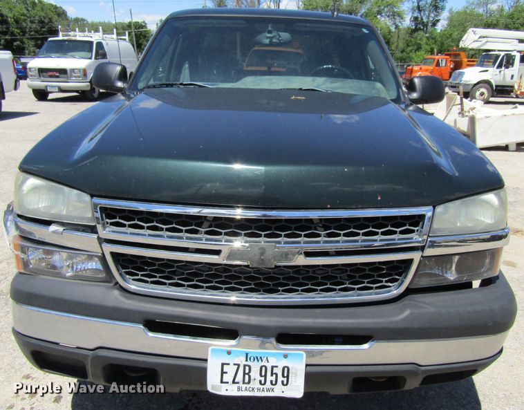 image for item FD9496 2006 Chevrolet Silverado 1500  Ext. Cab pickup truck
