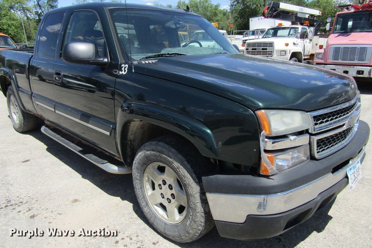 image for item FD9496 2006 Chevrolet Silverado 1500  Ext. Cab pickup truck