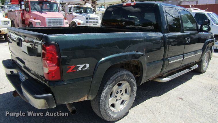 image for item FD9496 2006 Chevrolet Silverado 1500  Ext. Cab pickup truck