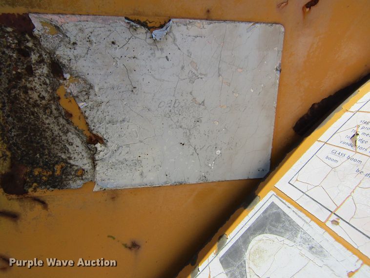 image for item FD9499 1991 International 4900  digger derrick truck