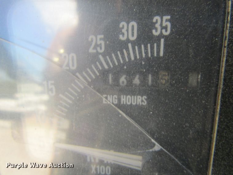 image for item FD9499 1991 International 4900  digger derrick truck