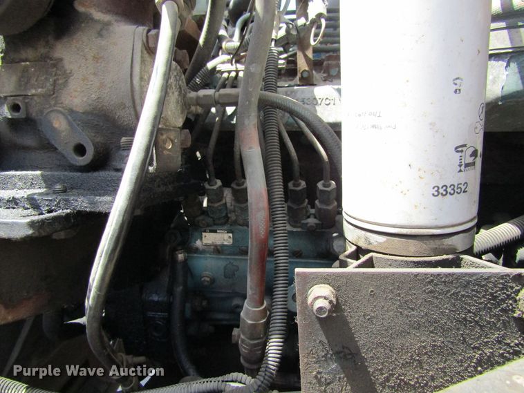 image for item FD9499 1991 International 4900  digger derrick truck