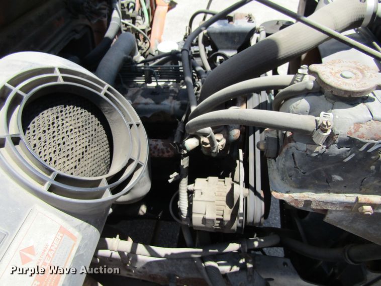 image for item FD9499 1991 International 4900  digger derrick truck