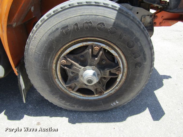 image for item FD9499 1991 International 4900  digger derrick truck