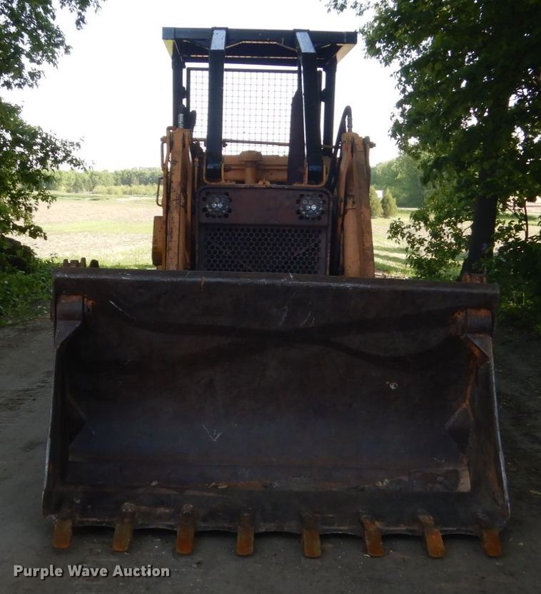 image for item FX9190 1974 Case 850  track loader