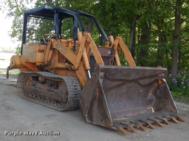 image for item FX9190 1974 Case 850  track loader