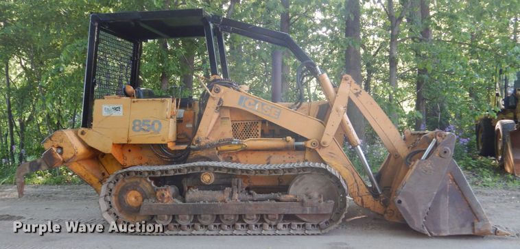 image for item FX9190 1974 Case 850  track loader
