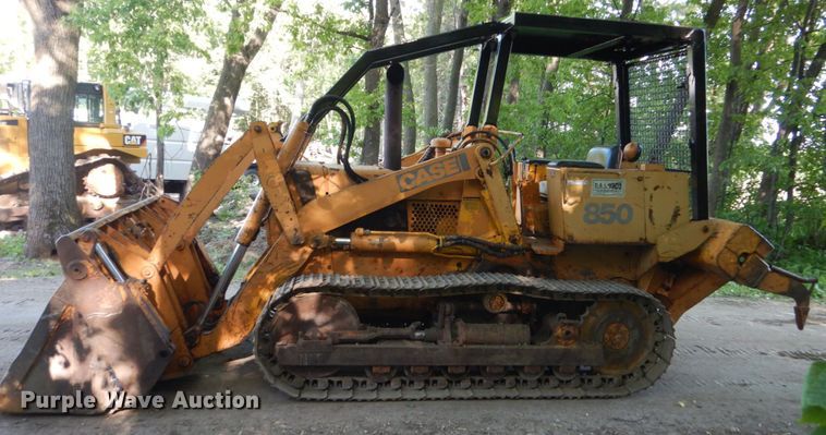 image for item FX9190 1974 Case 850  track loader