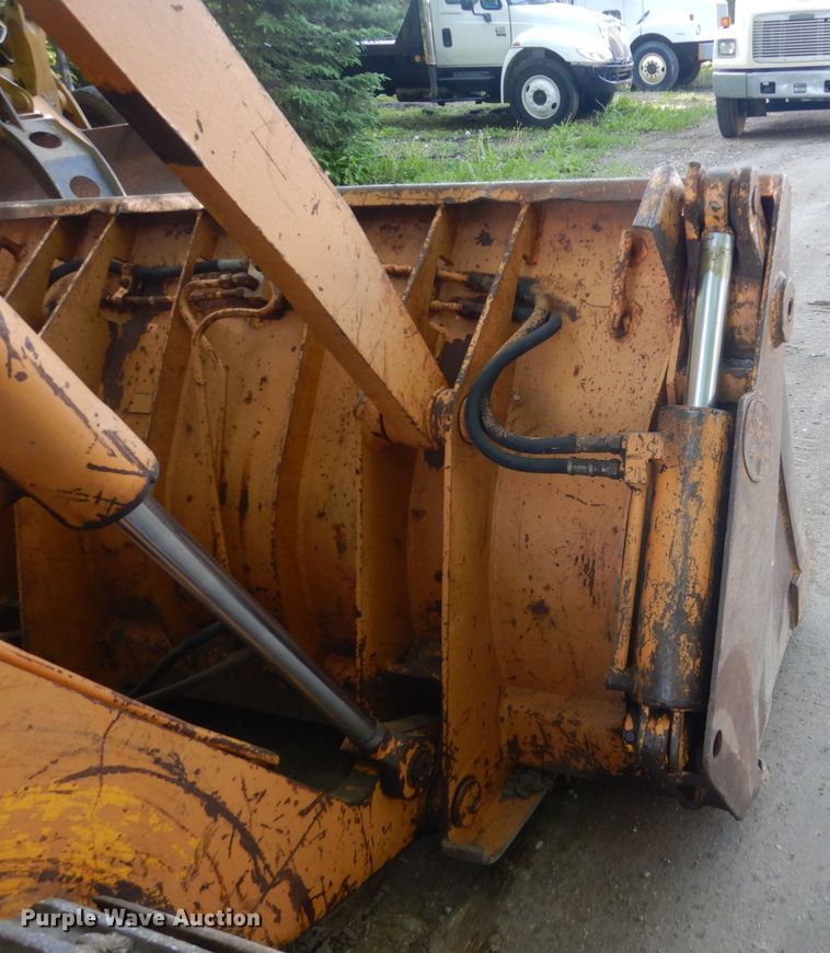 image for item FX9190 1974 Case 850  track loader