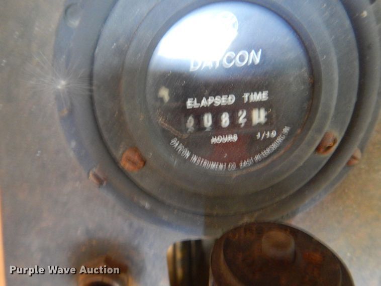 image for item FX9190 1974 Case 850  track loader