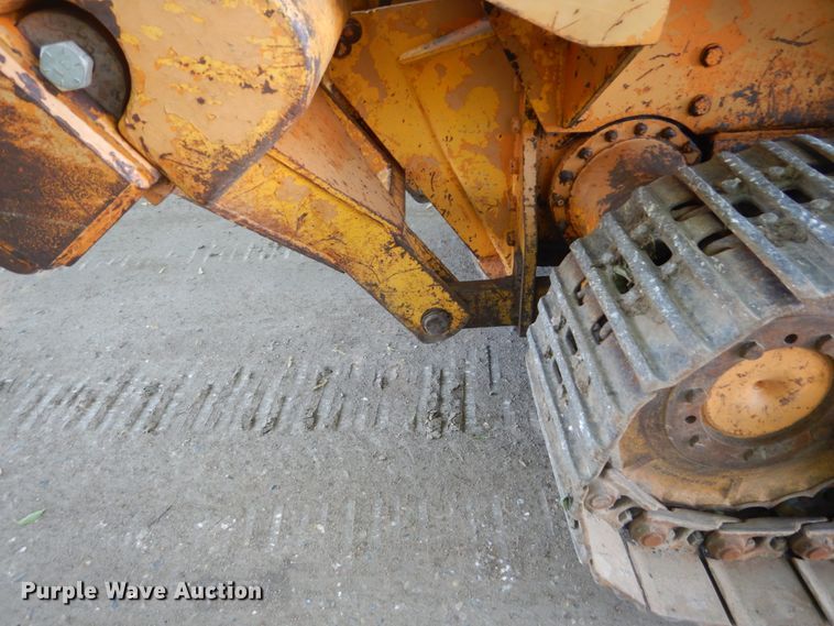 image for item FX9190 1974 Case 850  track loader