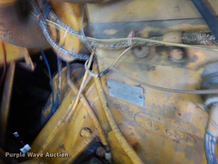 image for item FX9190 1974 Case 850  track loader