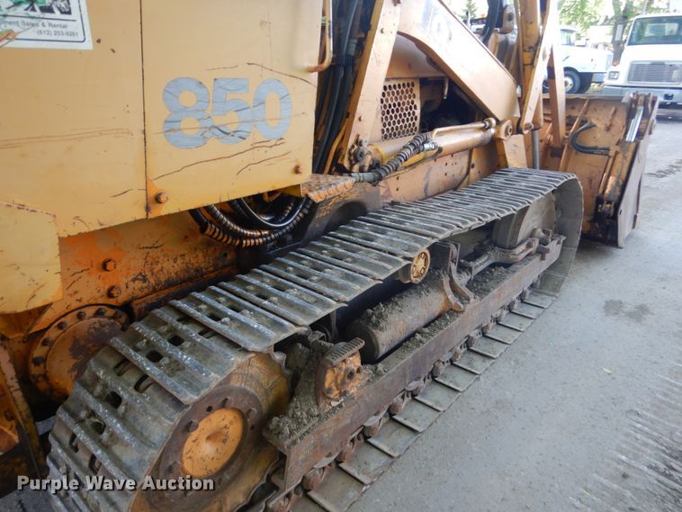 image for item FX9190 1974 Case 850  track loader