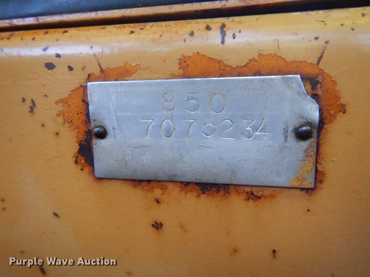 image for item FX9190 1974 Case 850  track loader