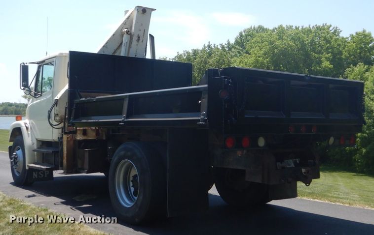 image for item FX9191 1992 Freightliner FL70  crane truck