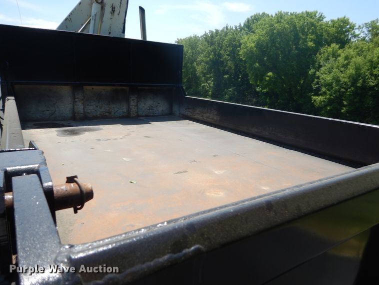 image for item FX9191 1992 Freightliner FL70  crane truck