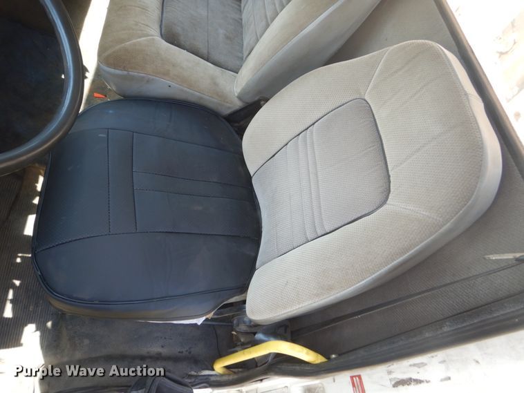 image for item FX9191 1992 Freightliner FL70  crane truck