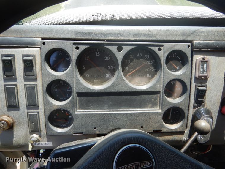 image for item FX9191 1992 Freightliner FL70  crane truck