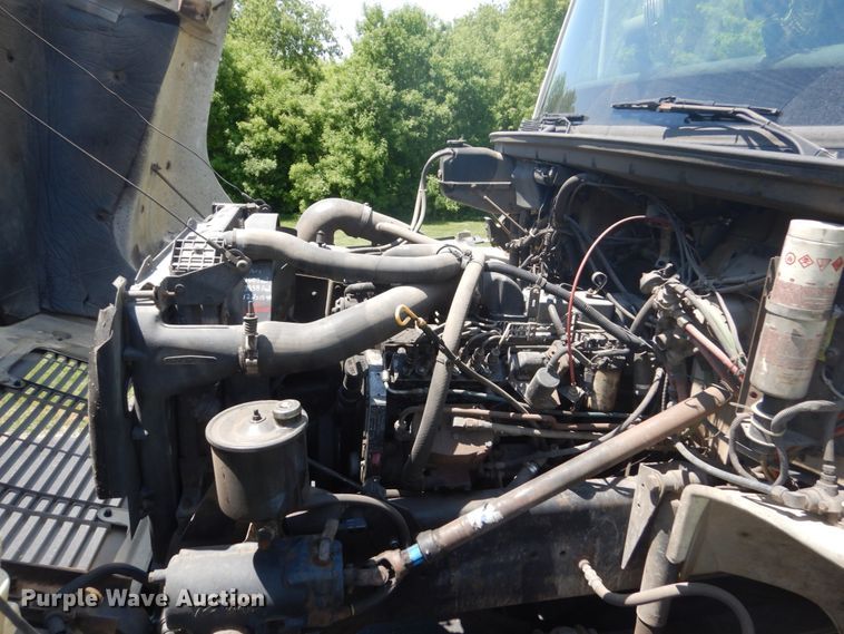 image for item FX9191 1992 Freightliner FL70  crane truck