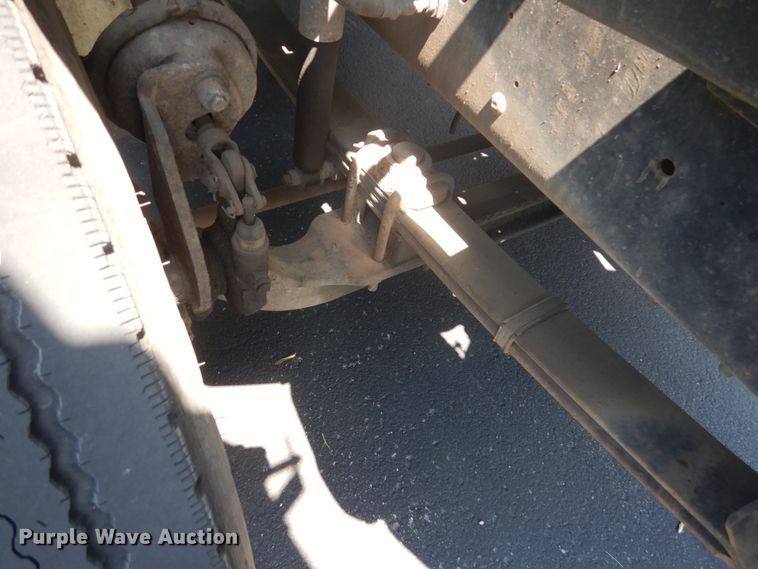 image for item FX9191 1992 Freightliner FL70  crane truck