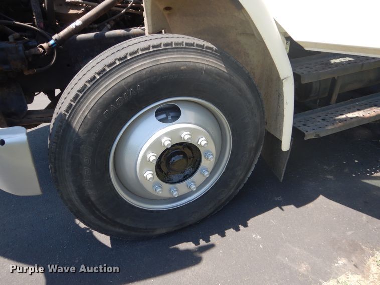 image for item FX9191 1992 Freightliner FL70  crane truck