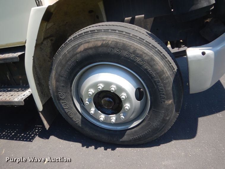 image for item FX9191 1992 Freightliner FL70  crane truck