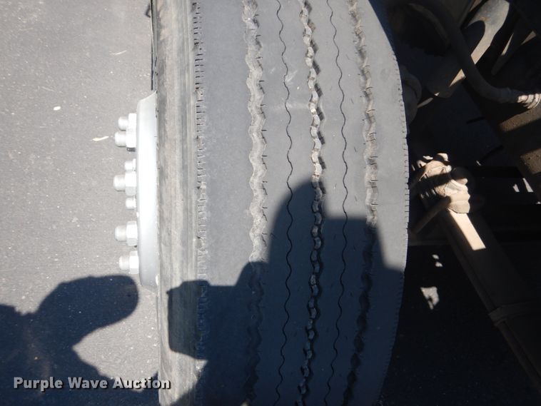 image for item FX9191 1992 Freightliner FL70  crane truck