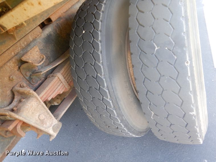 image for item FX9191 1992 Freightliner FL70  crane truck