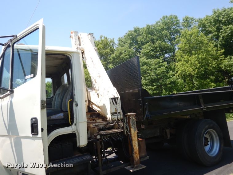 image for item FX9191 1992 Freightliner FL70  crane truck