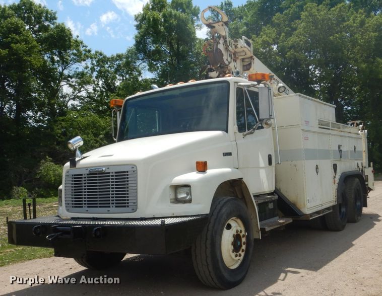 image for item FX9197 1996 Freightliner FL80  digger derrick truck