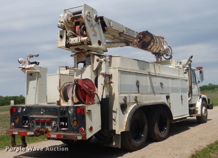 image for item FX9197 1996 Freightliner FL80  digger derrick truck