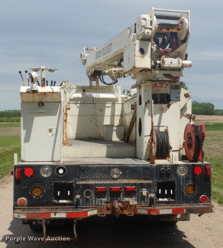 image for item FX9197 1996 Freightliner FL80  digger derrick truck