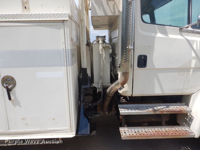 image for item FX9197 1996 Freightliner FL80  digger derrick truck