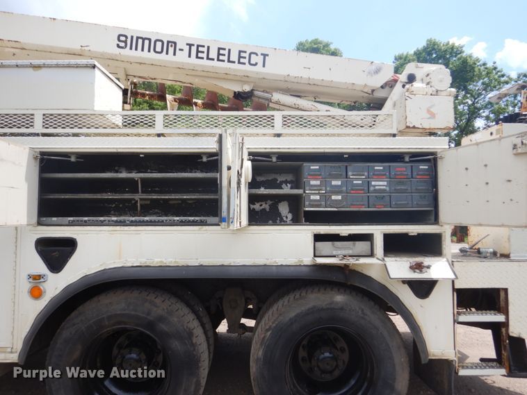 image for item FX9197 1996 Freightliner FL80  digger derrick truck