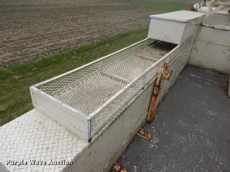 image for item FX9197 1996 Freightliner FL80  digger derrick truck