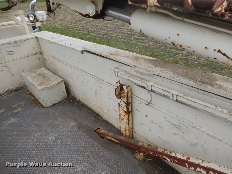 image for item FX9197 1996 Freightliner FL80  digger derrick truck