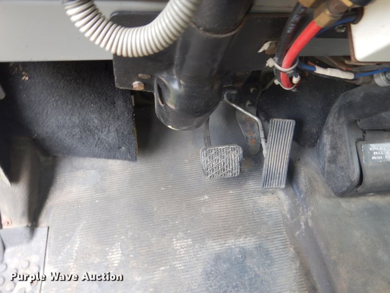 image for item FX9197 1996 Freightliner FL80  digger derrick truck