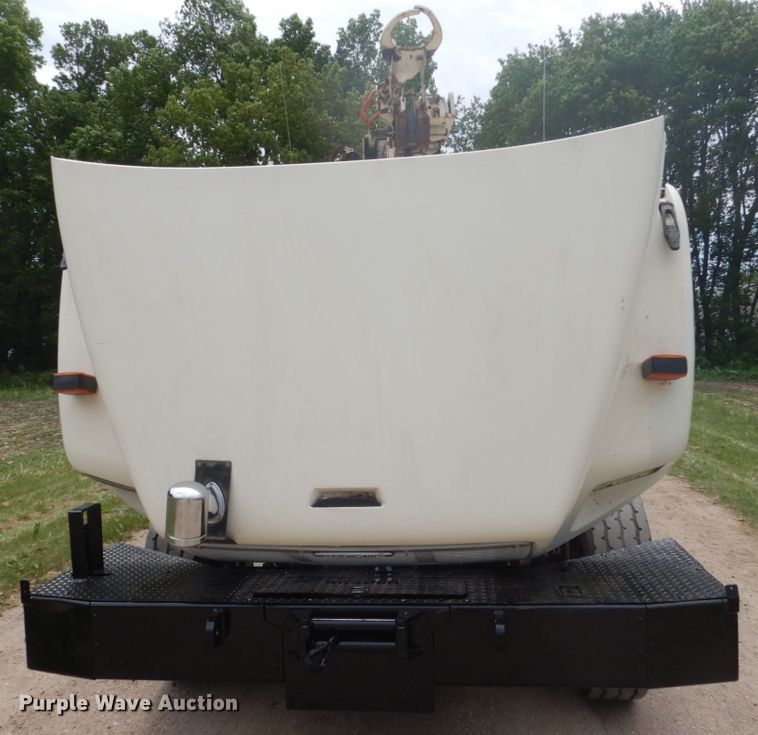 image for item FX9197 1996 Freightliner FL80  digger derrick truck