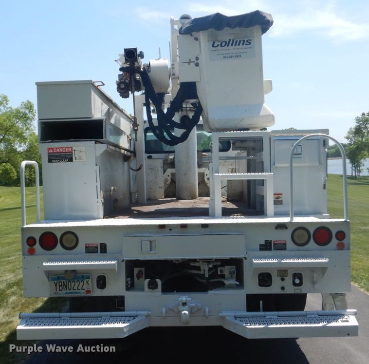 image for item FX9200 2003 International 4300  bucket truck