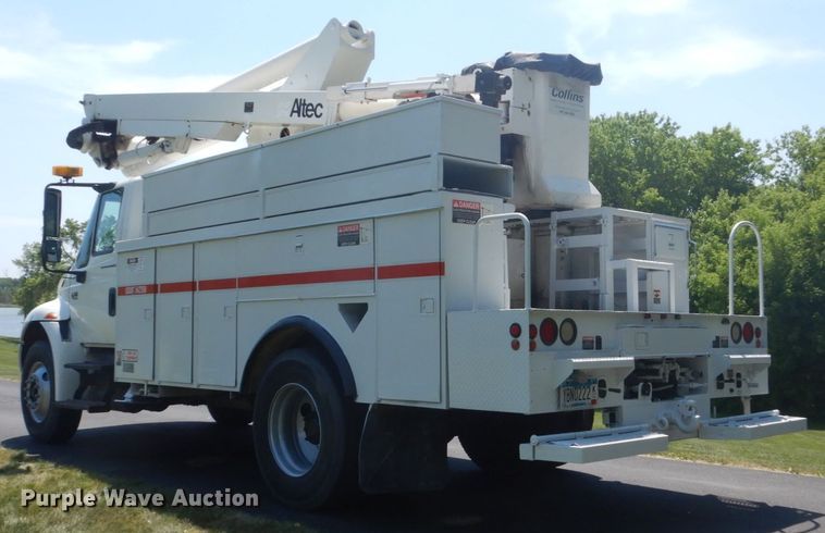 image for item FX9200 2003 International 4300  bucket truck
