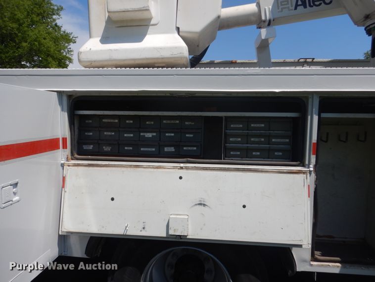 image for item FX9200 2003 International 4300  bucket truck