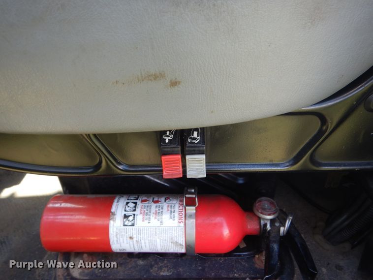 image for item FX9200 2003 International 4300  bucket truck