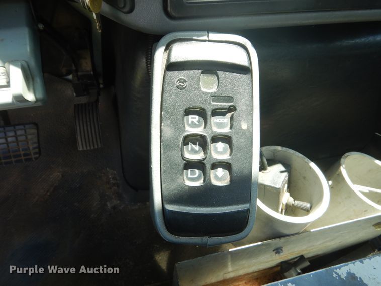 image for item FX9200 2003 International 4300  bucket truck