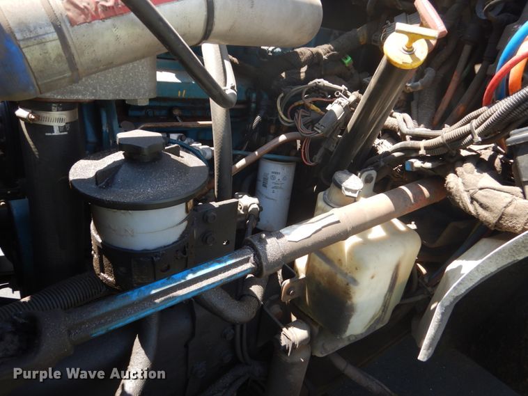 image for item FX9200 2003 International 4300  bucket truck