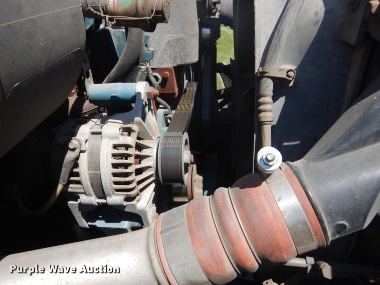 image for item FX9200 2003 International 4300  bucket truck