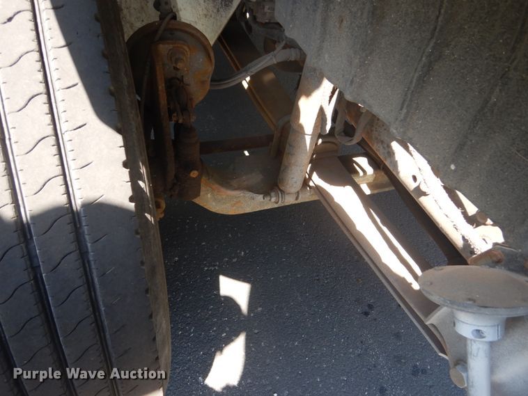 image for item FX9200 2003 International 4300  bucket truck