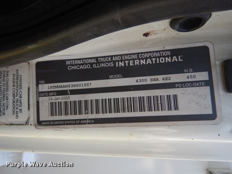 image for item FX9200 2003 International 4300  bucket truck